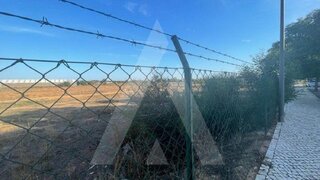 Terreno de 490 m² em Faro