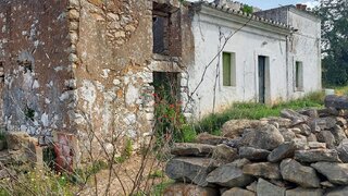 Terreno de 28 469 m² em Faro