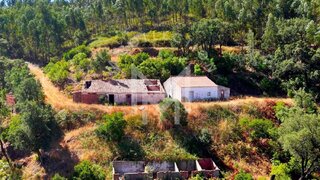 Land for sale in Monchique, Portugal — €199,500