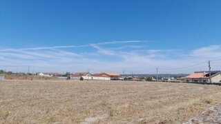 Terreno de 1863 m² em Leiria