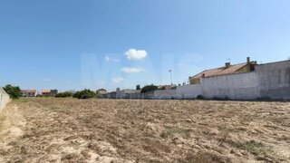 Land for sale in Benavente, Portugal — €430,000