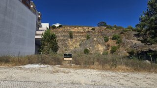 Land for sale in Porto de Mós, Portugal — €326,130