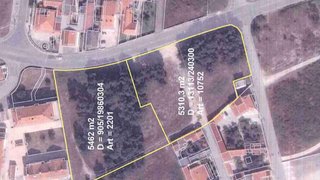Land for sale in Marinha Grande, Portugal — €850,000