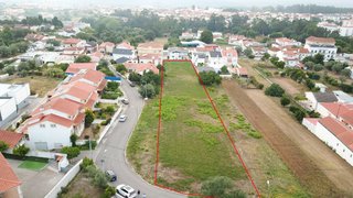 Terreno de 2820 m² em Leiria