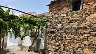Land for sale in Oleiros, Portugal — €275,000