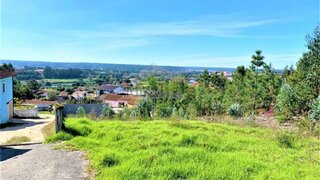 Terreno de 2746 m² em Leiria