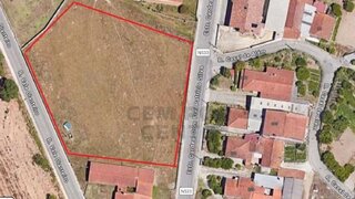 Terreno de 3814 m² em Leiria
