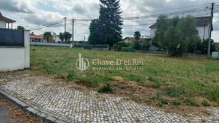 Terreno de 966 m² em Viseu