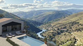 Land for sale in Tabuaço, Portugal — €180,000