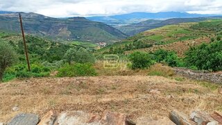 Land for sale in Armamar, Portugal — €29,900
