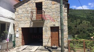 Land for sale in Arcos de Valdevez, Portugal — €65,000