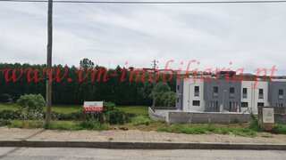 Terreno de 338 m² em Bragança
