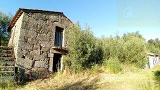 Land for sale in Penalva do Castelo, Portugal — €105,000
