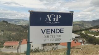 Land for sale in Tabuaço, Portugal — €35,000