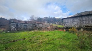 Land for sale in Vouzela, Portugal — €80,000
