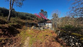 Land for sale in Arcos de Valdevez, Portugal — €55,000