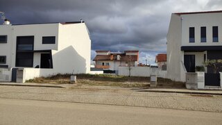 Terreno de 240 m² em Bragança