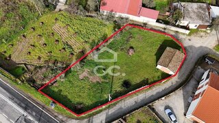 Terreno · 890 m² · 52 000 €