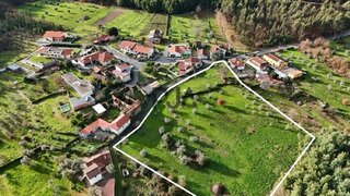 Land for sale in Tondela, Portugal — €87,000