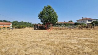 Terreno · 2000 m² · 42 300 €