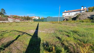 Terreno de 988 m² em Viseu