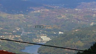 Land for sale in Cinfães, Portugal — €110,000