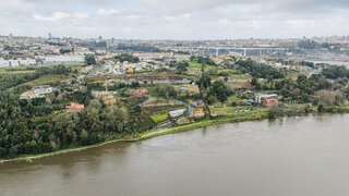 Terreno em Vila Nova de Gaia · 1896 m² · 1 668 480 €