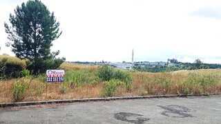 Terreno de 598 m² em Santarém