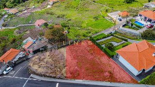 Terreno em Ribeira Brava · 557 m² · 128 000 €