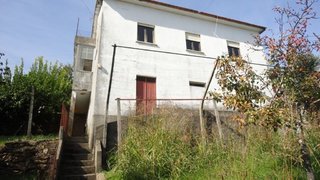 Terreno de 3300 m² em Leiria