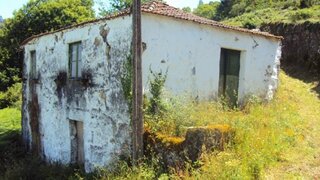 Land for sale in Cinfães, Portugal — €37,500