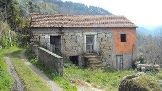 Land for sale in Cinfães, Portugal — €35,000