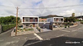 Terreno em Guimarães · 813 m² · 80 000 €