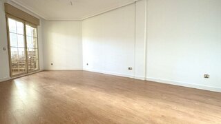 2-bedroom apartment with pool in Valdemarín