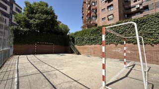 3-bedroom apartment with pool in Niño Jesús, Madrid