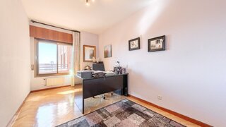 3-bedroom apartment with pool in Niño Jesús, Madrid
