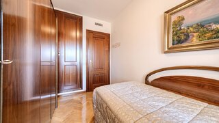 3-bedroom apartment with pool in Niño Jesús, Madrid