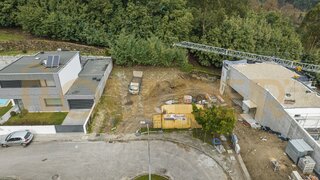 Land for sale in Póvoa de Lanhoso, Portugal — €77,500