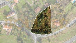 Land for sale in Póvoa de Lanhoso, Portugal — €79,000