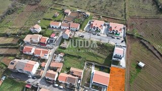 Terreno de 426 m² em Bragança