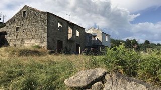 Land for sale in Oliveira do Hospital, Portugal — €90,000