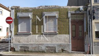 Terreno de 258 m² em Porto