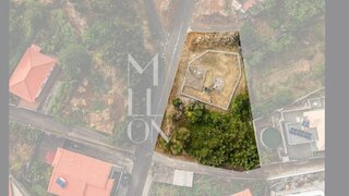 Land for sale in Santa Cruz, Portugal — €245,000