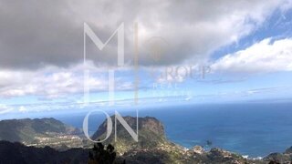Terreno em Machico · 131 240 m² · 3 500 000 €