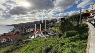Land for sale in Santa Cruz, Portugal — €496,000