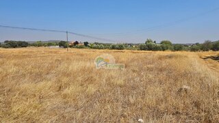 Land for sale in Reguengos de Monsaraz, Portugal — €40,000