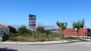 Land for sale in São João da Madeira, Portugal — €80,000