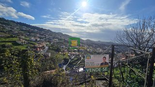 Land for sale in Câmara de Lobos, Portugal — €200,000