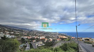 Land for sale in Câmara de Lobos, Portugal — €130,000