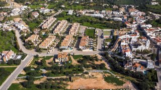 Terreno de 23 728 m² em Faro
